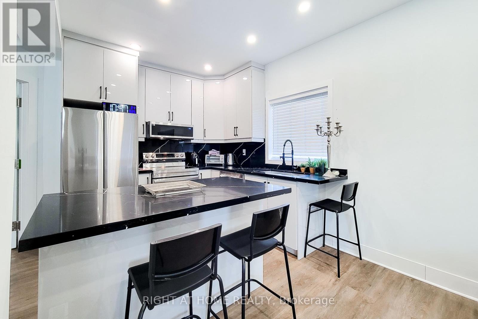78 Hillyard Street, Hamilton, Ontario  L8L 6B4 - Photo 16 - X13213692