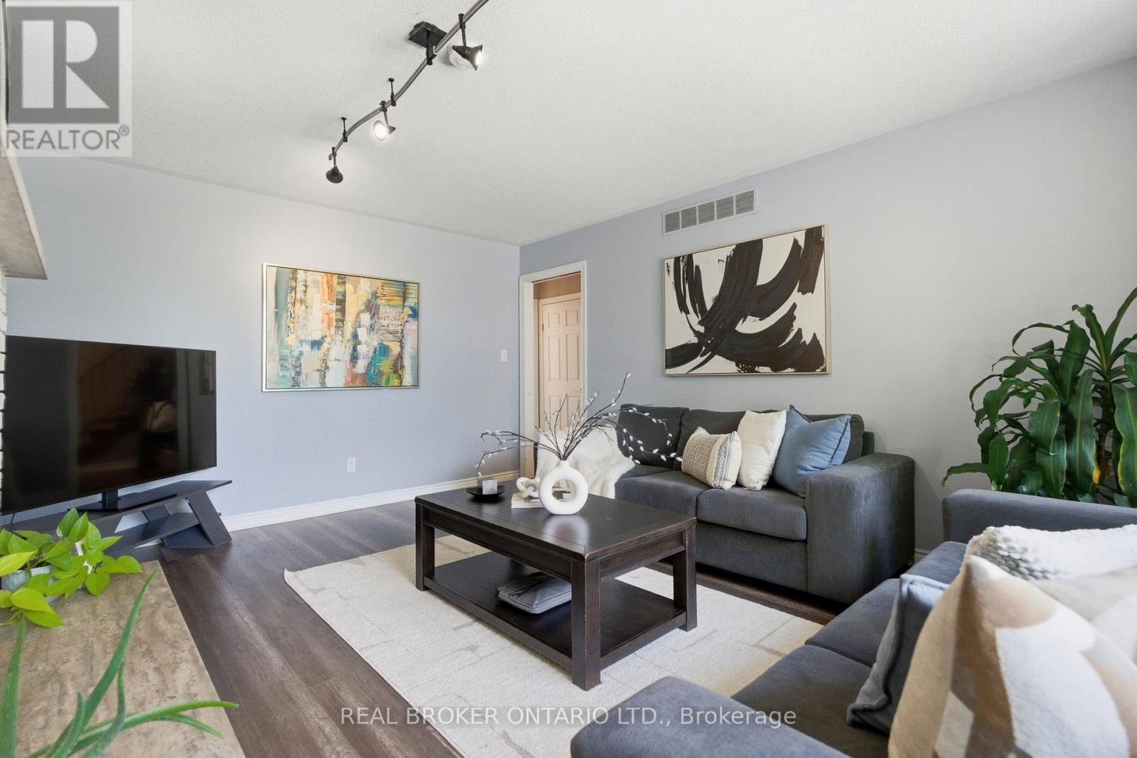 9717 Dickenson Road W, Hamilton, Ontario  L0R 1W0 - Photo 10 - X13213818