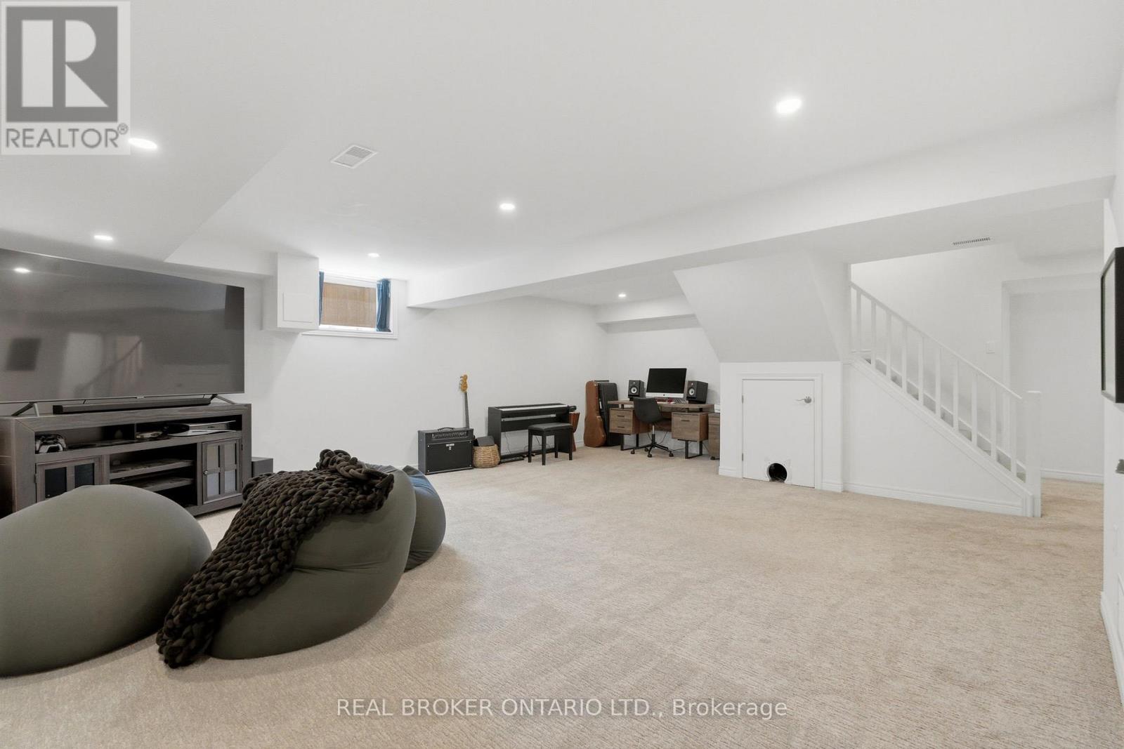 9717 Dickenson Road W, Hamilton, Ontario  L0R 1W0 - Photo 38 - X13213818