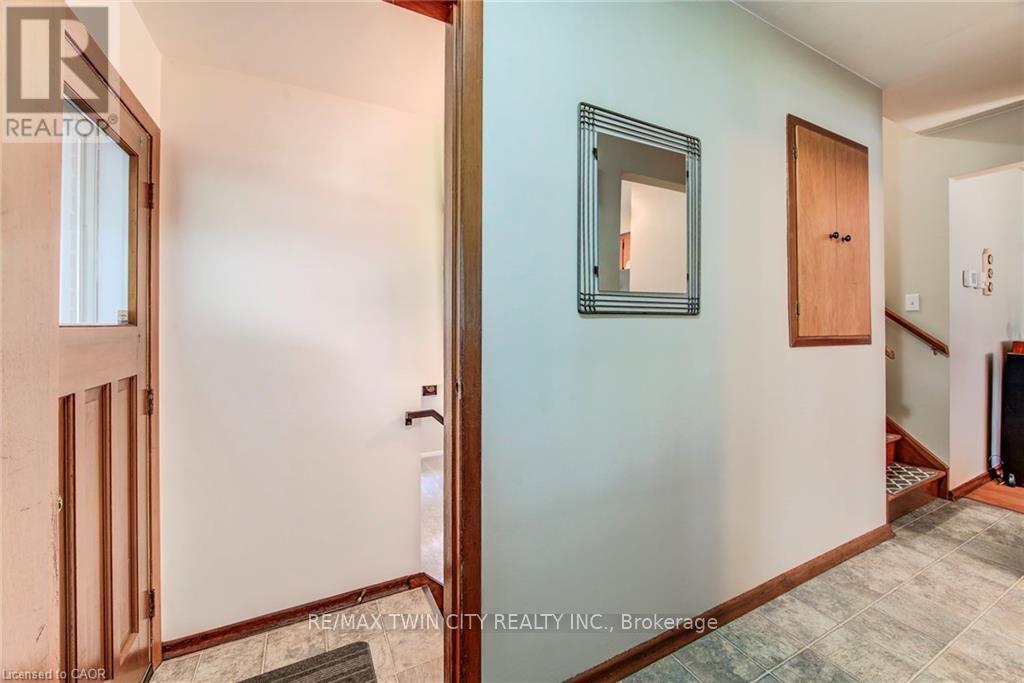 18 Queenston Crescent, Kitchener, Ontario  N2B 2V5 - Photo 10 - X13213826