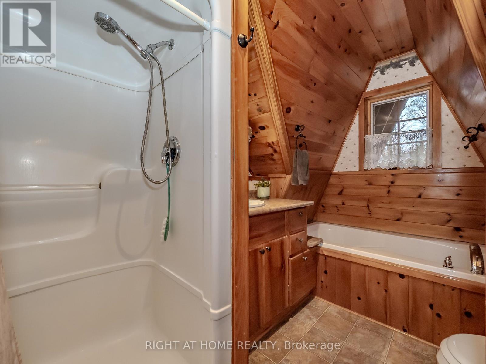 1696 Highway 118 E, Bracebridge, Ontario  P1L 1X1 - Photo 17 - X13213836