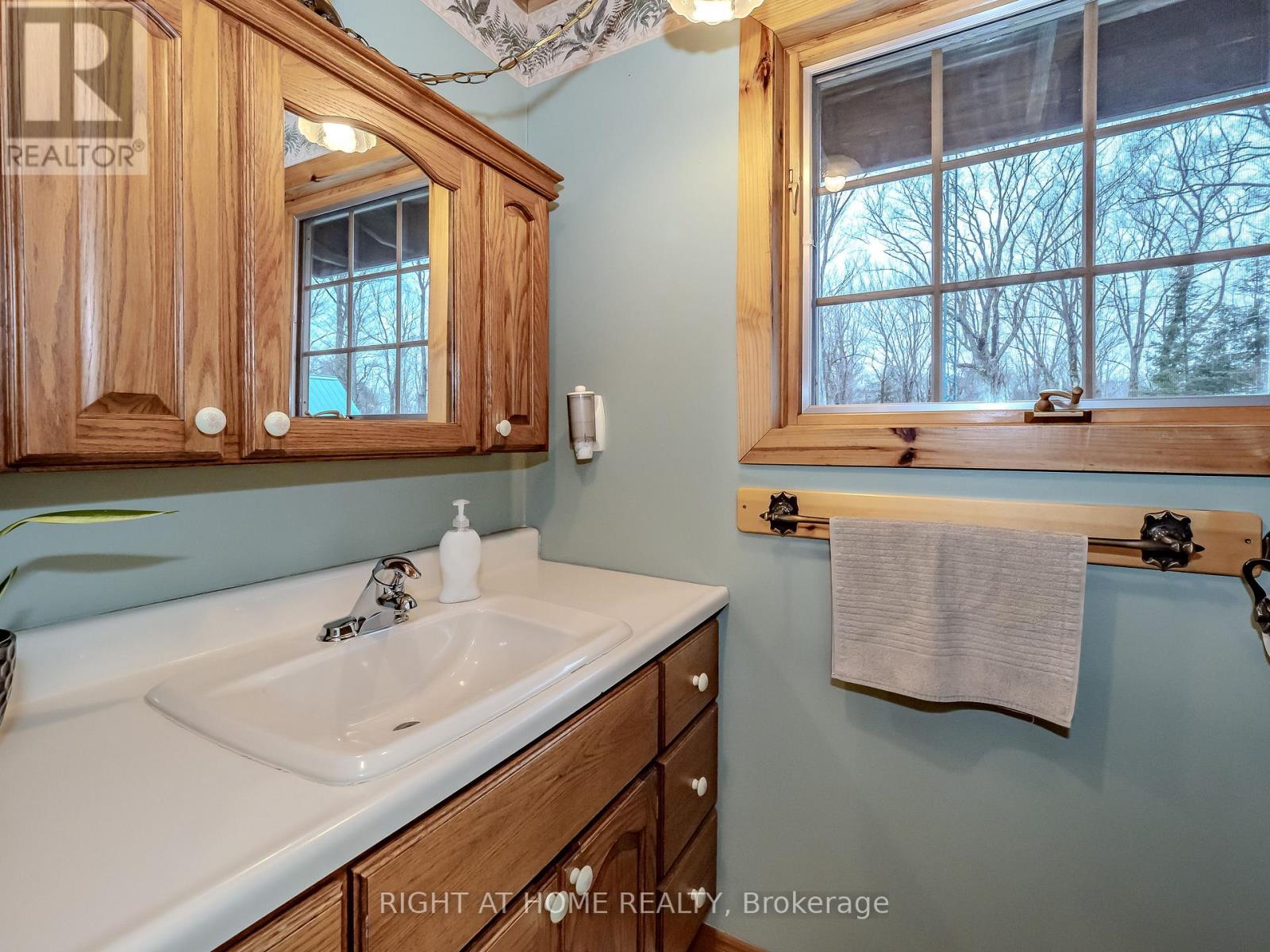 1696 Highway 118 E, Bracebridge, Ontario  P1L 1X1 - Photo 27 - X13213836