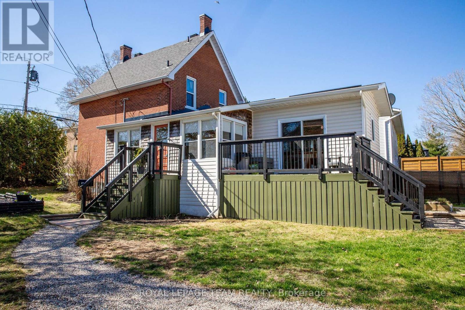 238 Park Avenue, Carleton Place, Ontario K7C 2G6 - Photo 6 - X12943398