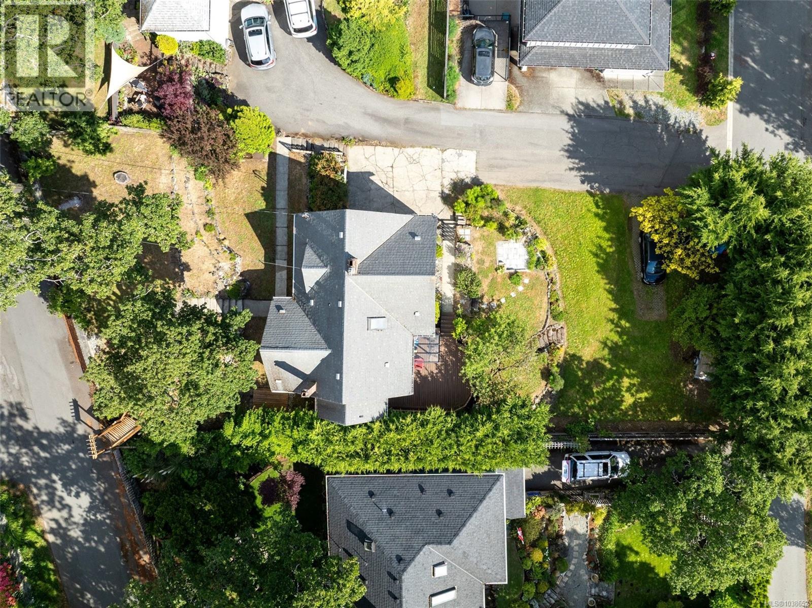 1161 Clovelly Terr, Saanich, British Columbia  V8P 1V7 - Photo 3 - 1038652