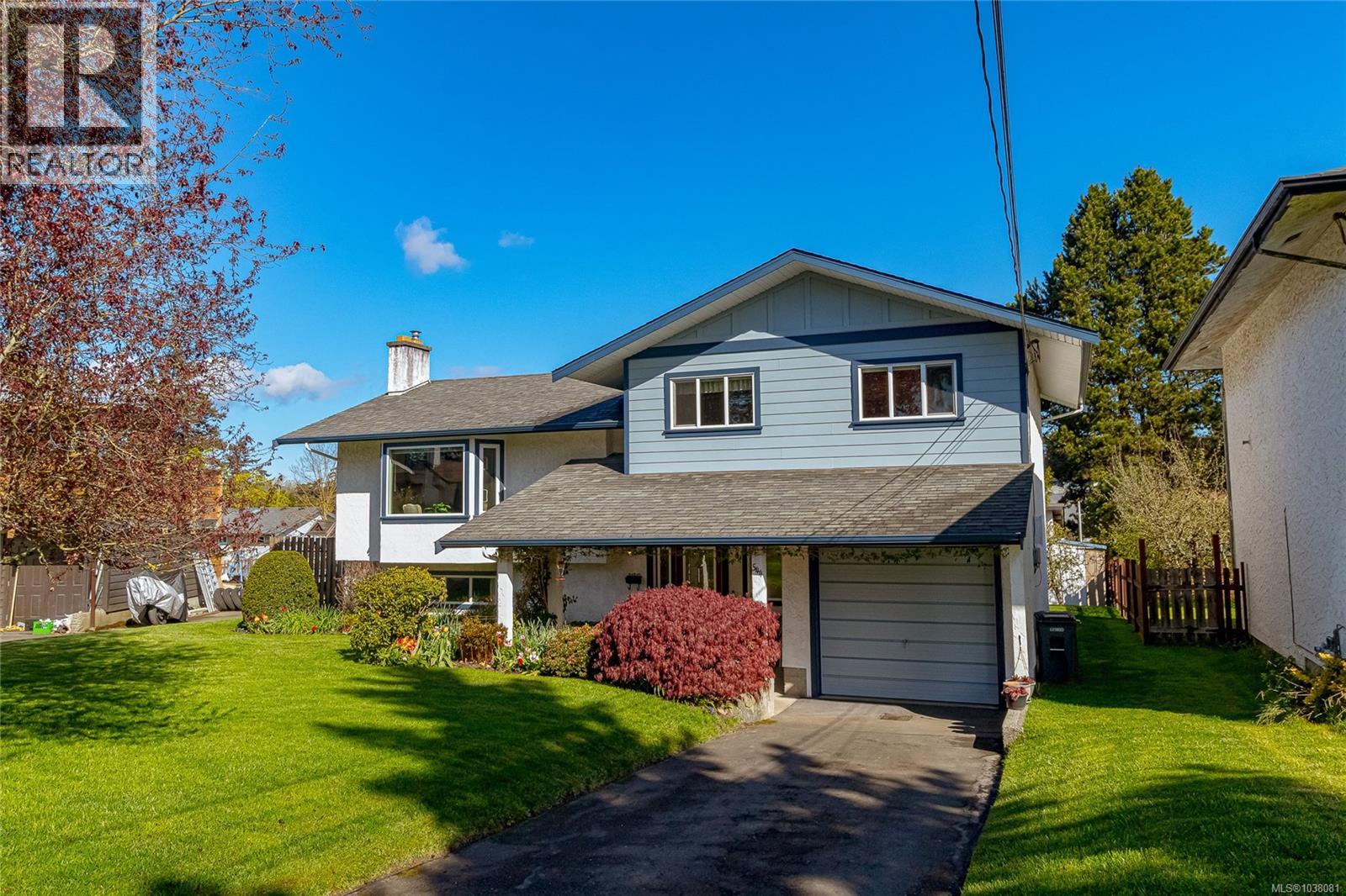 544 Riel Pl W, Saanich, British Columbia  V8Z 2J1 - Photo 1 - 1038081