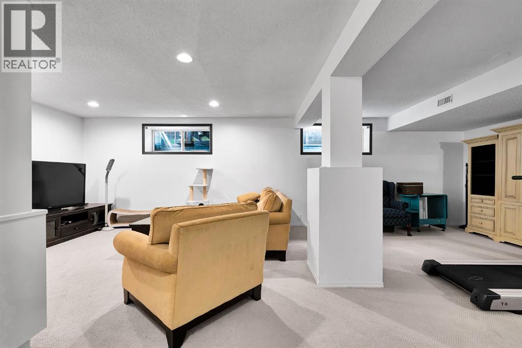 9 Chaparral Villas Se, Calgary, Alberta  T2X 3N2 - Photo 25 - A2314800