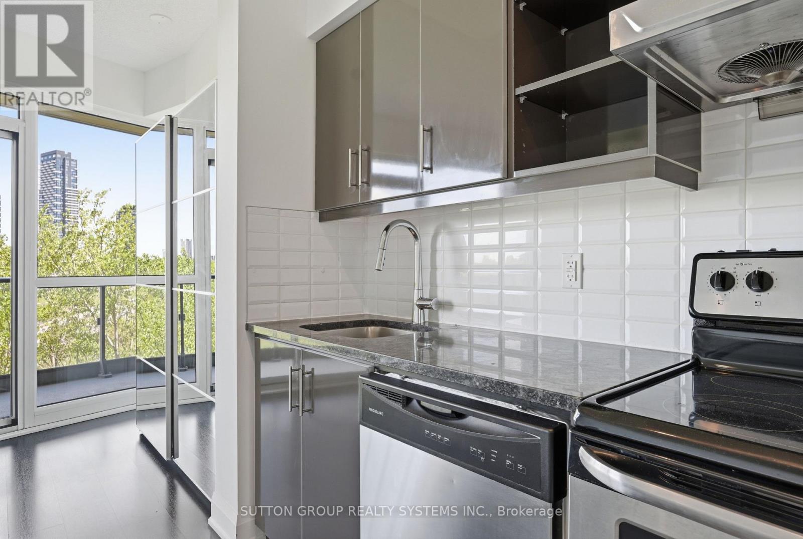 416 - 160 Vanderhoof Avenue, Toronto, Ontario  M4G 2G6 - Photo 9 - C13213986