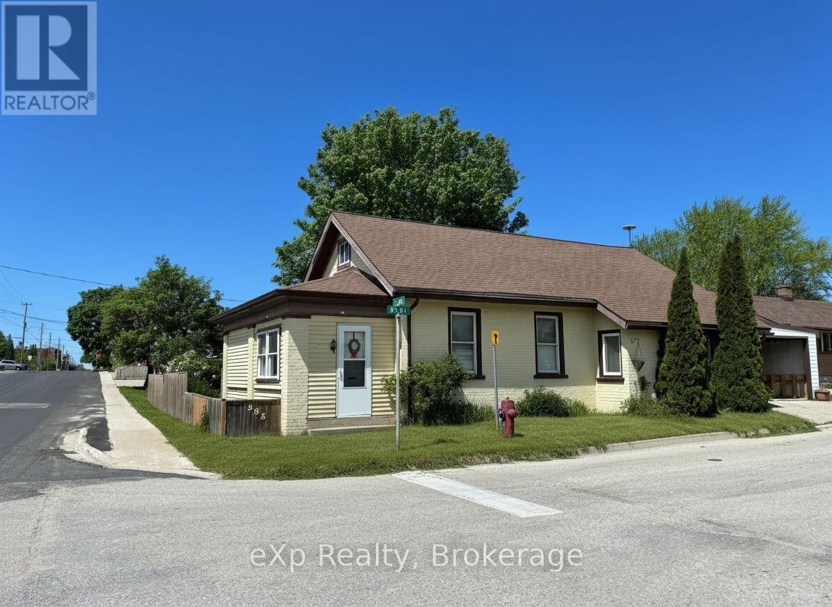 385 11TH AVENUE, Hanover, Ontario