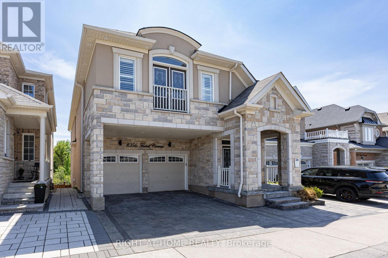 1056 Foxtail Crescent, Pickering, Ontario  L1X 0E7 - Photo 2 - E13213846