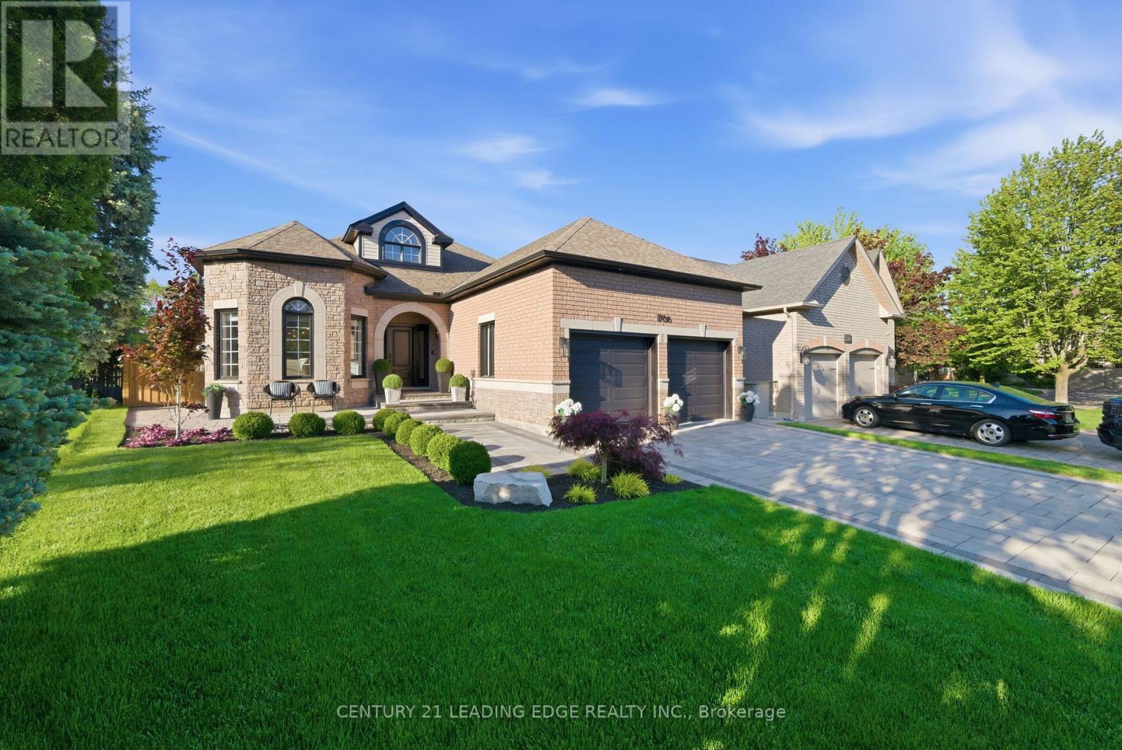 1706 Maple Hill Court, Pickering, Ontario  L1X 2T4 - Photo 3 - E13213948