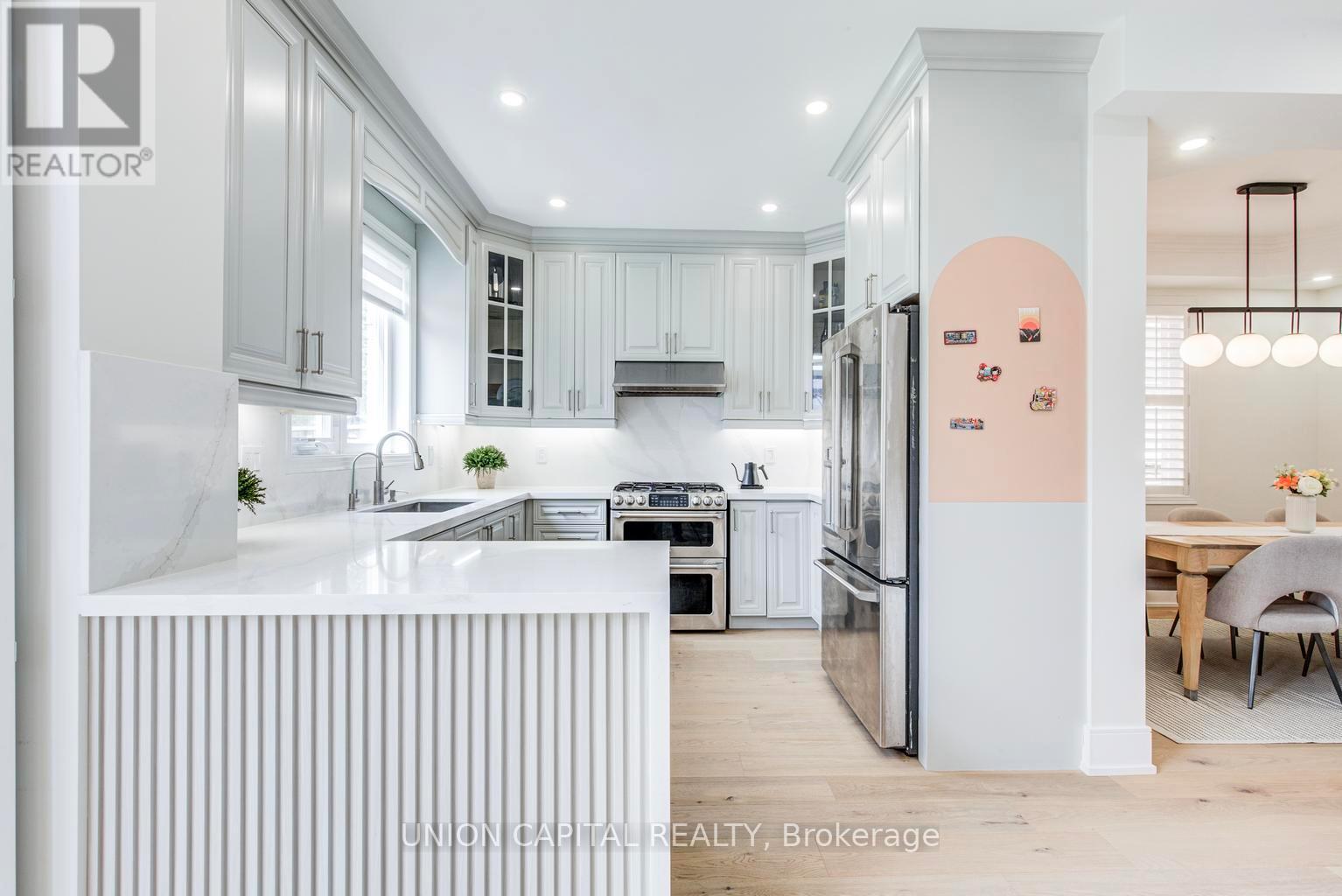 69 Southbrook Crescent, Markham, Ontario  L6C 2H6 - Photo 12 - N13213872