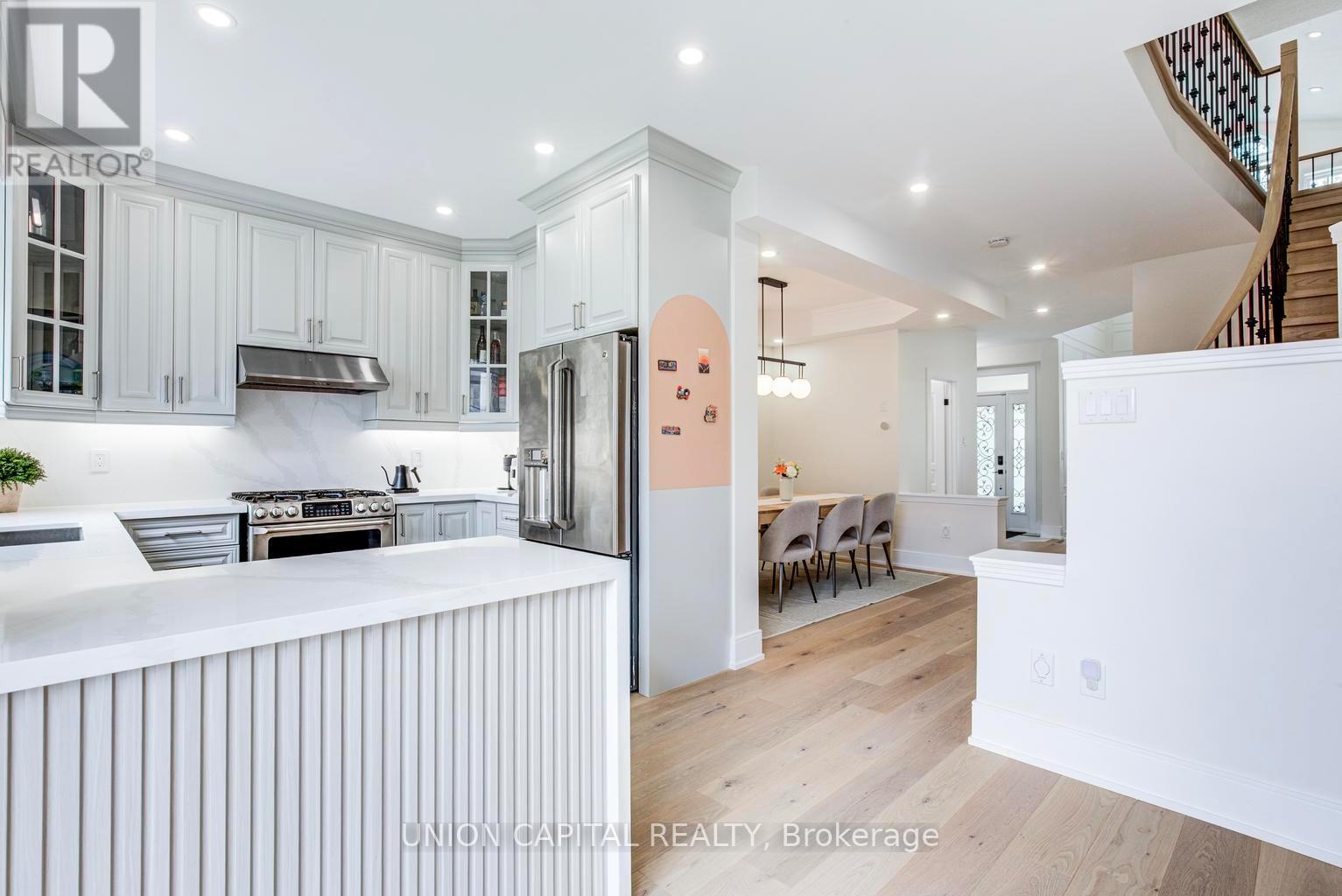 69 Southbrook Crescent, Markham, Ontario  L6C 2H6 - Photo 13 - N13213872