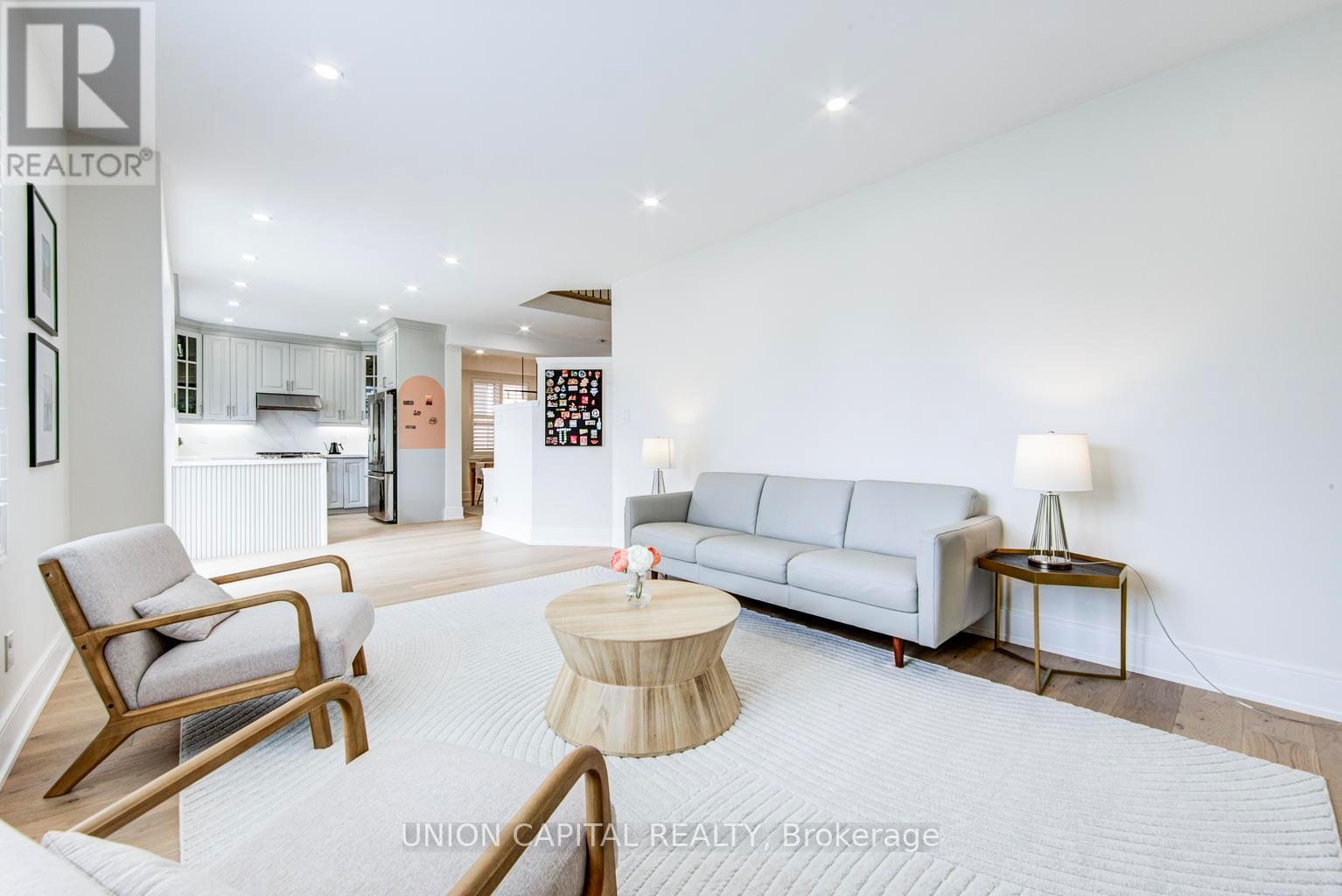 69 Southbrook Crescent, Markham, Ontario  L6C 2H6 - Photo 20 - N13213872