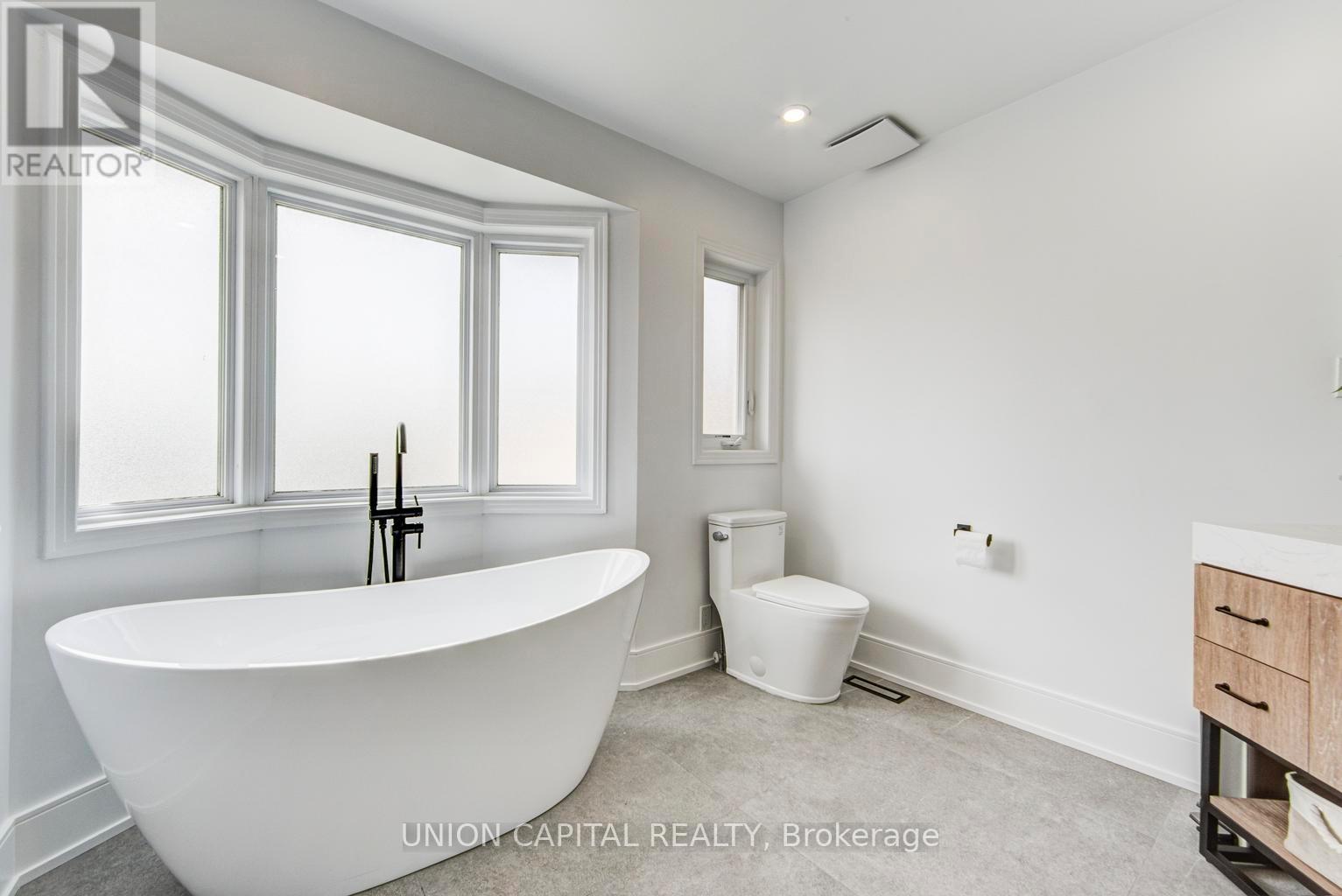 69 Southbrook Crescent, Markham, Ontario  L6C 2H6 - Photo 31 - N13213872