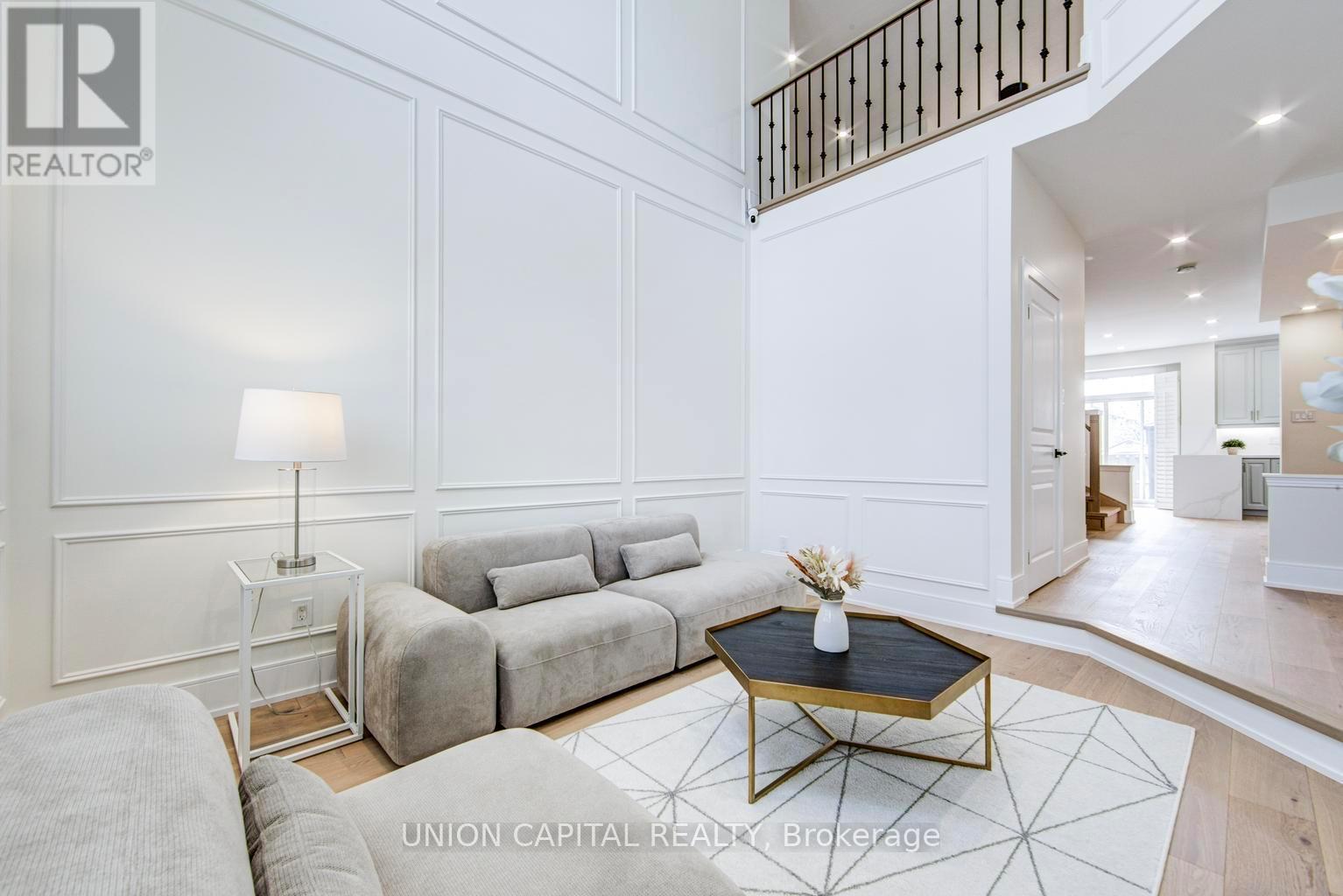 69 Southbrook Crescent, Markham, Ontario  L6C 2H6 - Photo 4 - N13213872