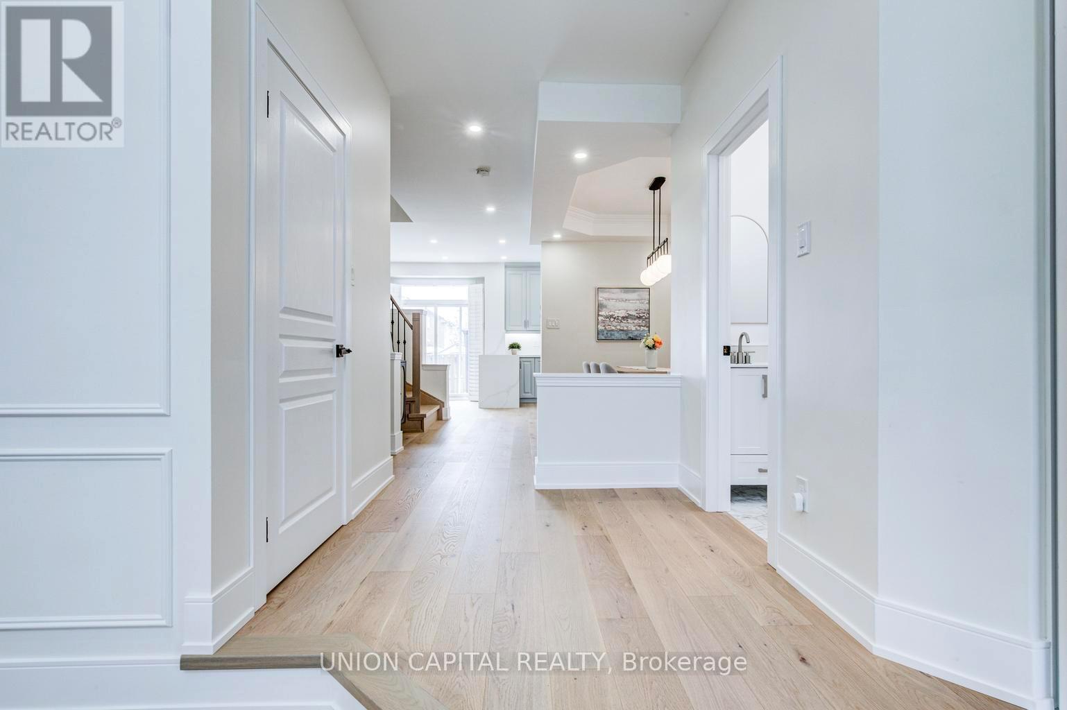 69 Southbrook Crescent, Markham, Ontario  L6C 2H6 - Photo 6 - N13213872