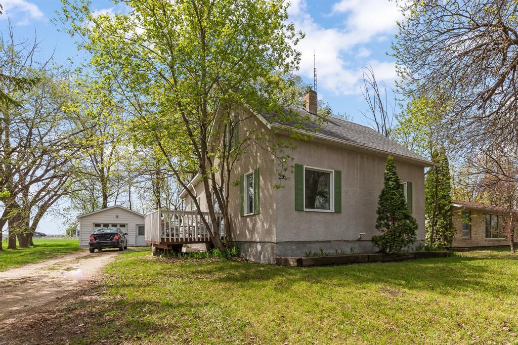 216 Mckenzie Avenue, Steinbach, Manitoba  R5G 0K6 - Photo 0 - 202611803