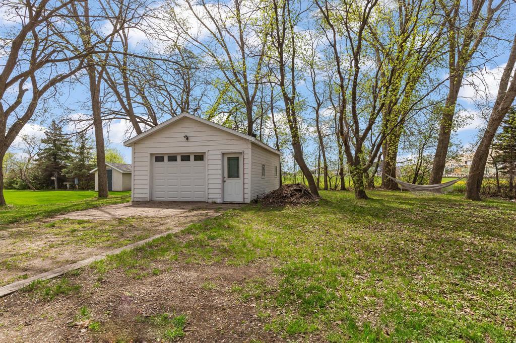 216 Mckenzie Avenue, Steinbach, Manitoba  R5G 0K6 - Photo 3 - 202611803