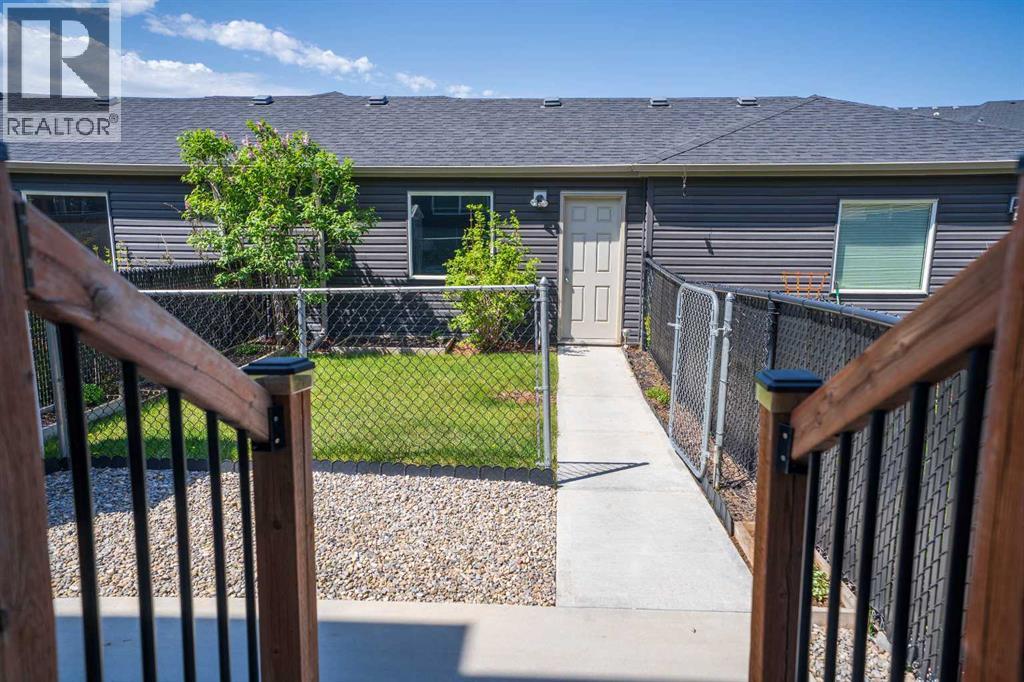 610 Hillcrest Road SW, Airdrie, Alberta  T4B 4C8 - Photo 32 - A2292080