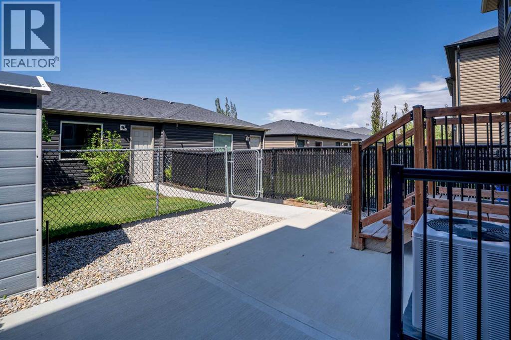 610 Hillcrest Road SW, Airdrie, Alberta  T4B 4C8 - Photo 33 - A2292080