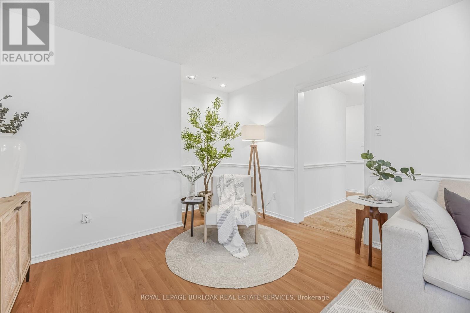 1004 Roxborough Drive, Oakville, Ontario  L6M 1E3 - Photo 19 - W13213866