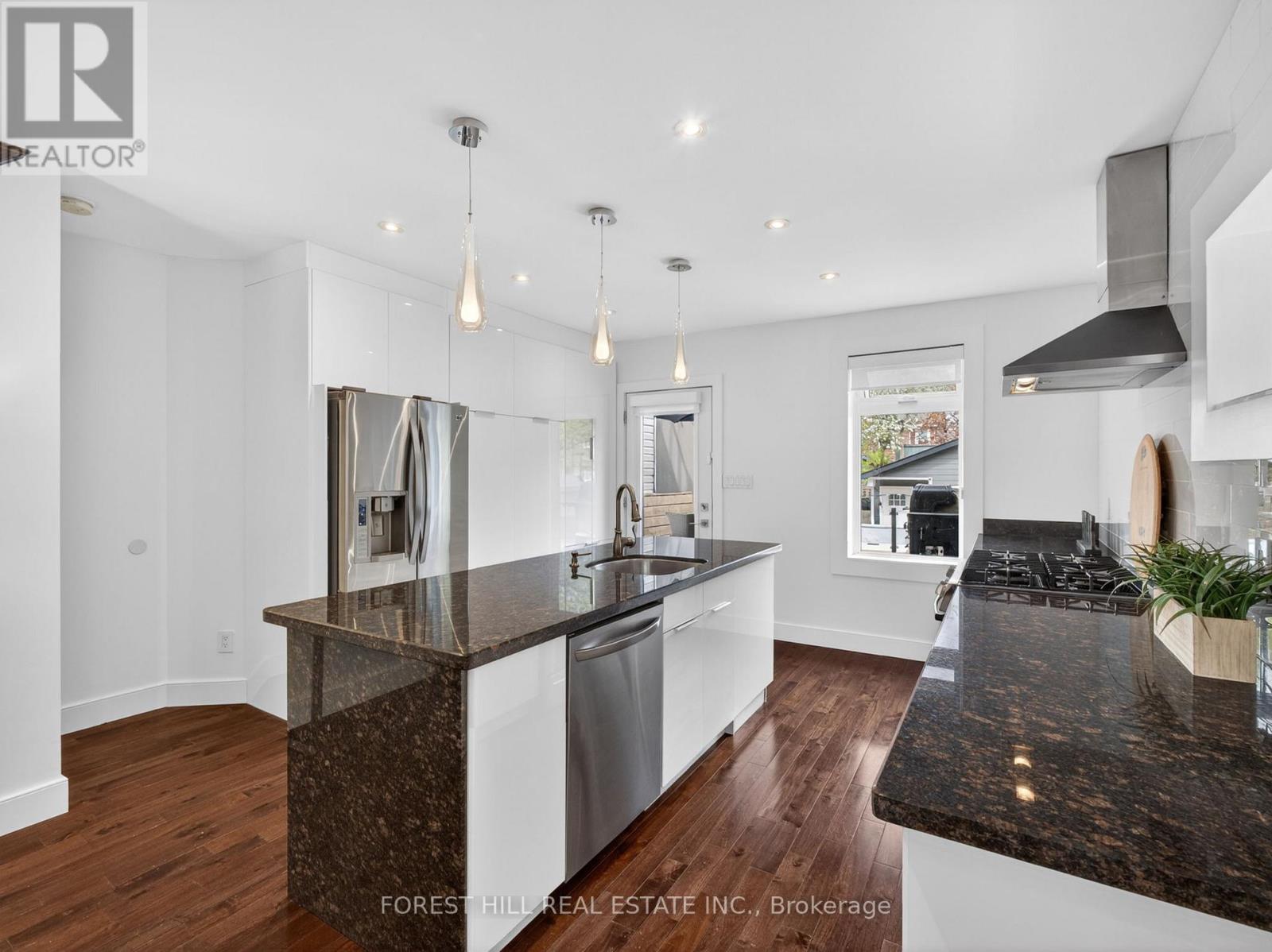 1045 Dovercourt Road, Toronto, Ontario  M6H 2X7 - Photo 10 - W13213876
