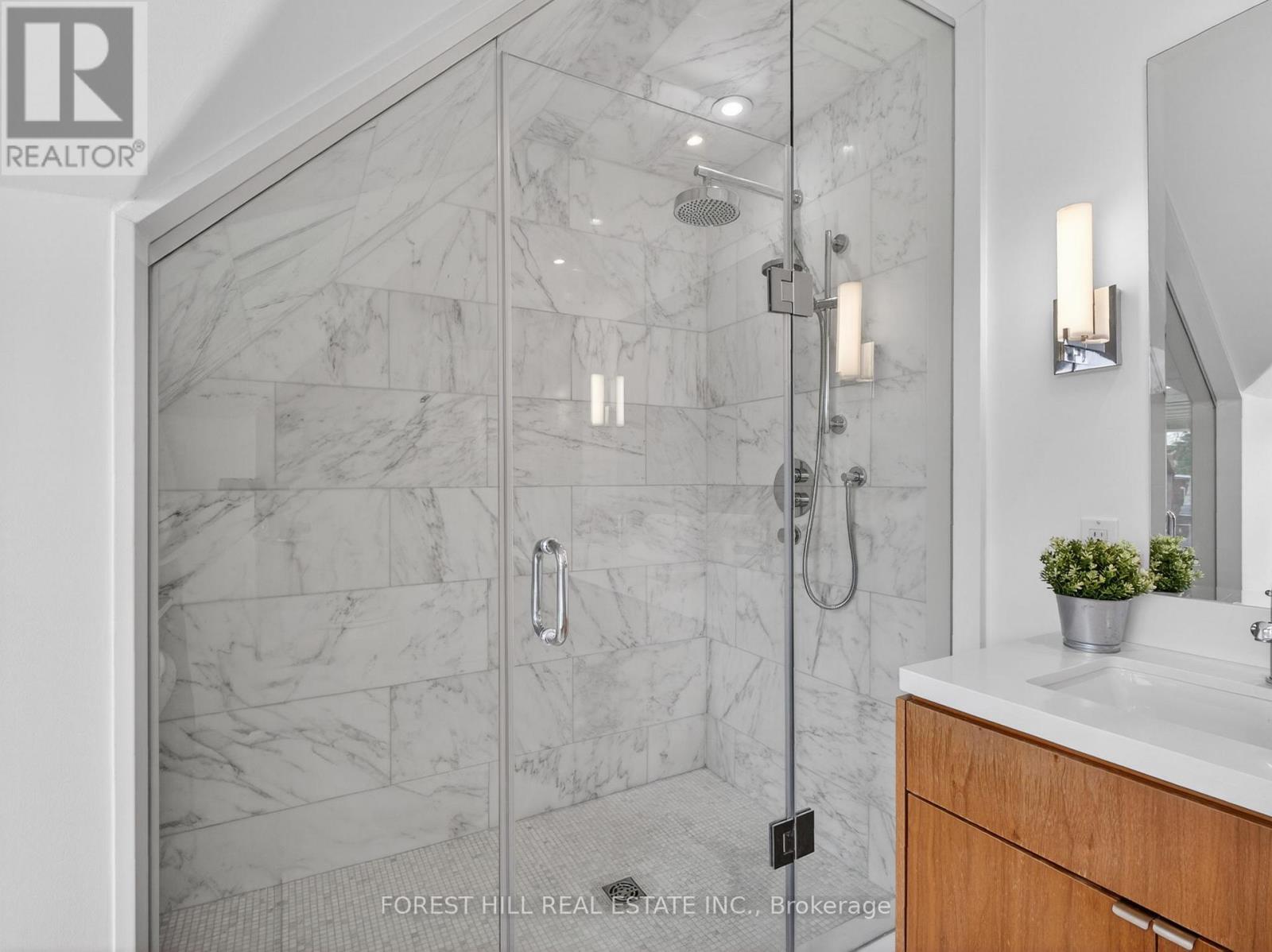 1045 Dovercourt Road, Toronto, Ontario  M6H 2X7 - Photo 19 - W13213876