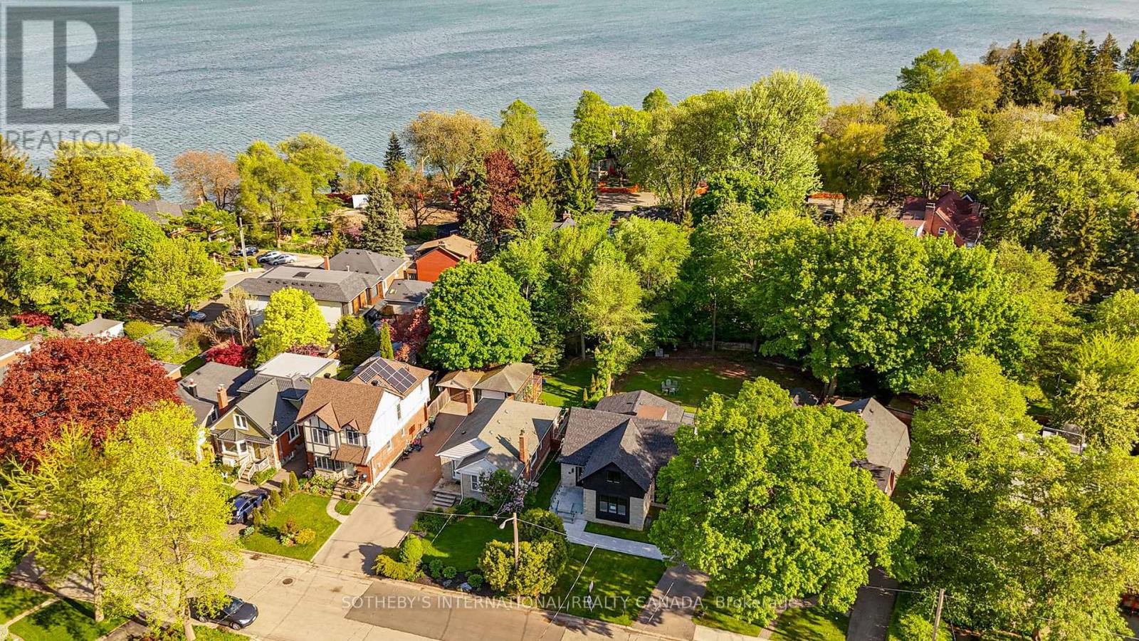 <div class="slider-price">$2,188,000</div><p>33 Miles Road, Toronto, Ontario</p>