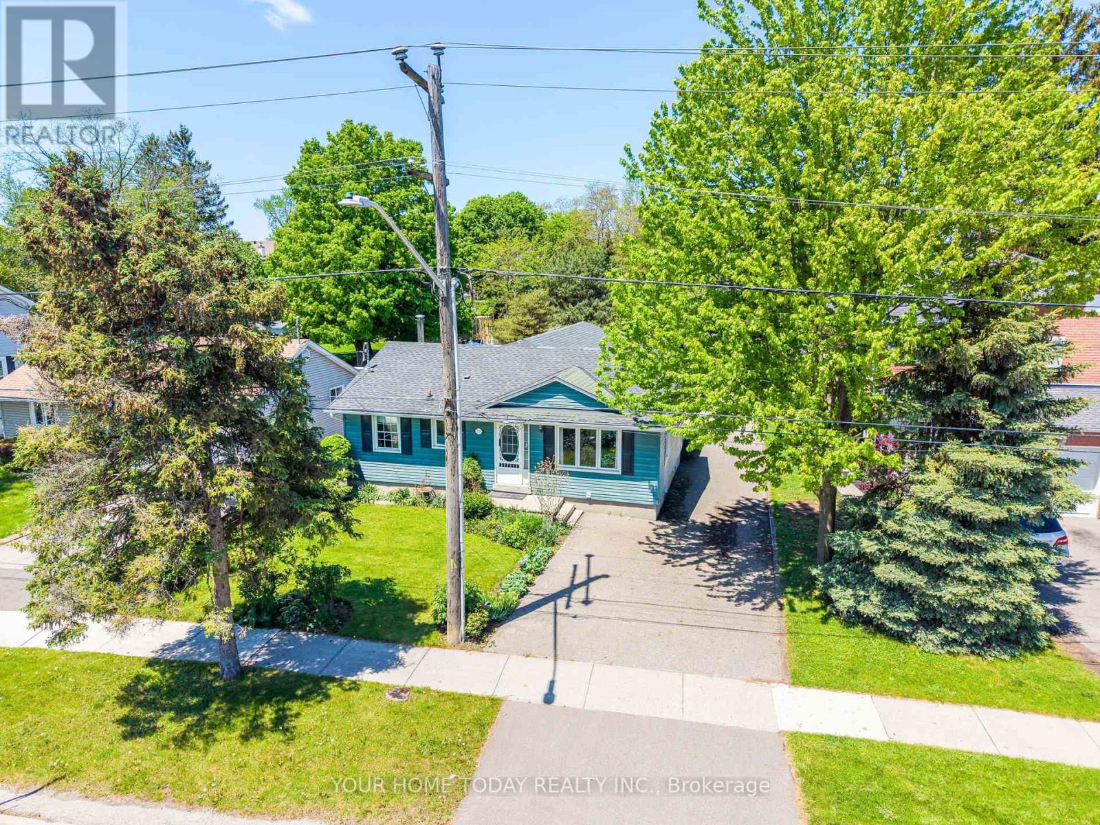 70 Maple Avenue, Halton Hills, Ontario  L7G 1X7 - Photo 2 - W13213998