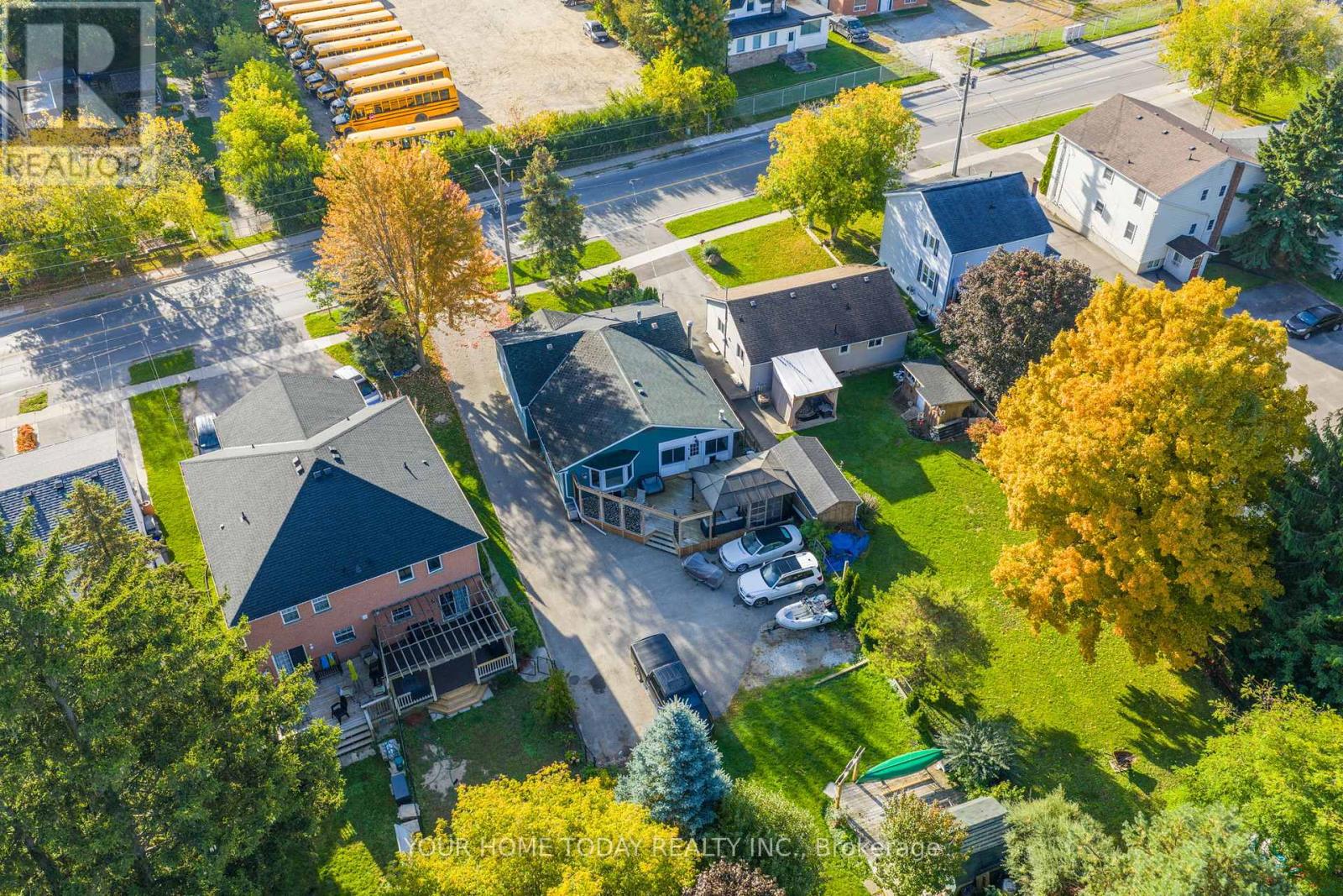 70 Maple Avenue, Halton Hills, Ontario  L7G 1X7 - Photo 4 - W13213998