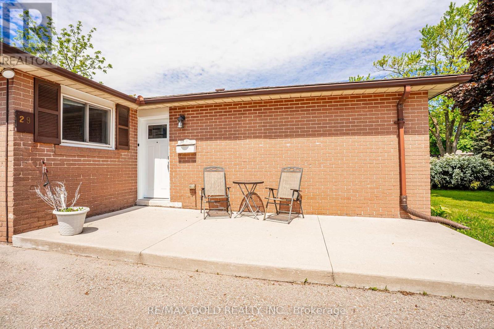 29 Duke Road, Brampton, Ontario  L6T 3J9 - Photo 4 - W13214012
