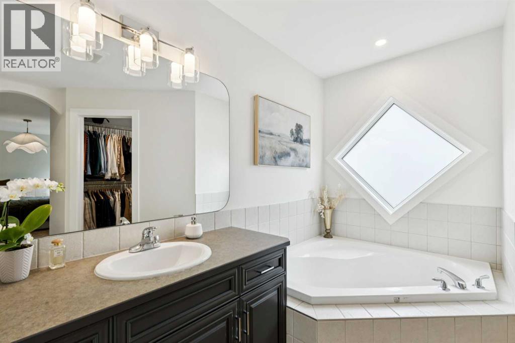 15 Valley Stream Manor Nw, Calgary, Alberta  T3B 5V9 - Photo 23 - A2307956