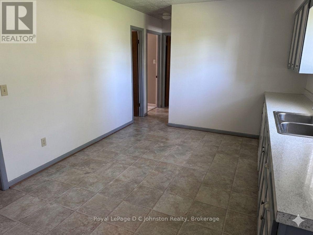 722 Goderich Street, Saugeen Shores, Ontario  N0H 2C0 - Photo 14 - X13173268