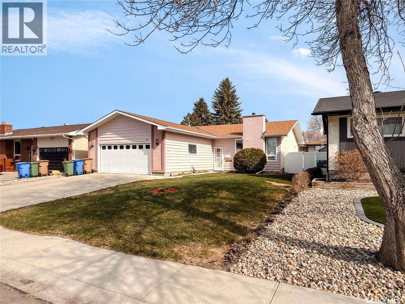 95 Pappas Crescent, Regina, Saskatchewan  S4R 7G7 - Photo 3 - SK037335