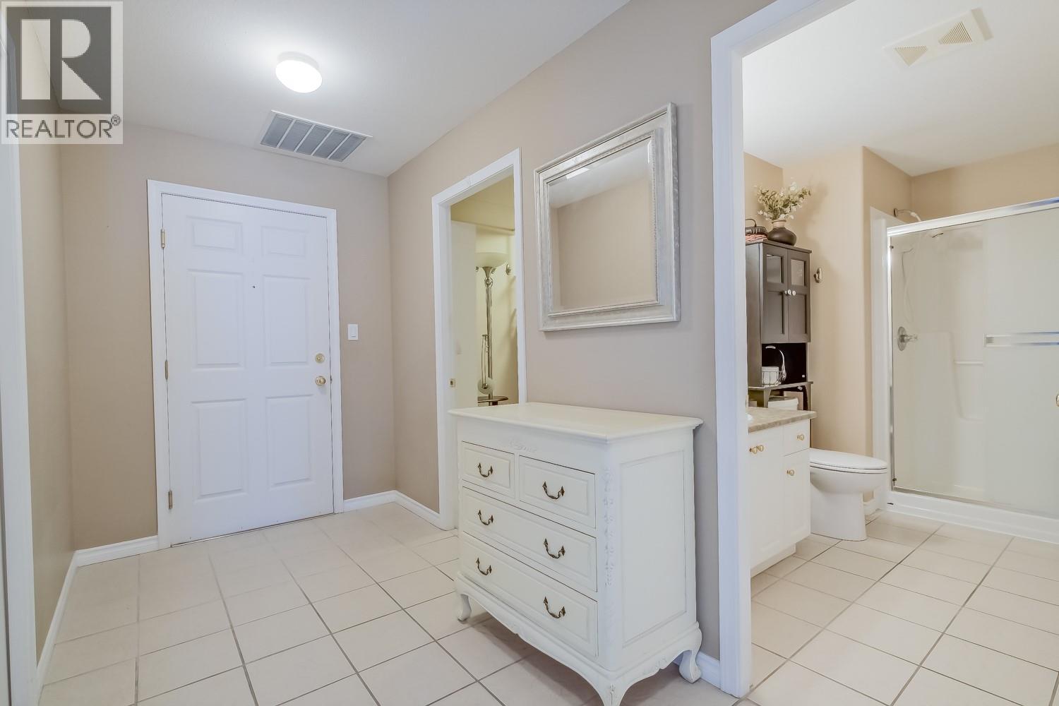 2255 Atkinson Street Unit# 202, Penticton, British Columbia  V2A 8R7 - Photo 2 - 10389407