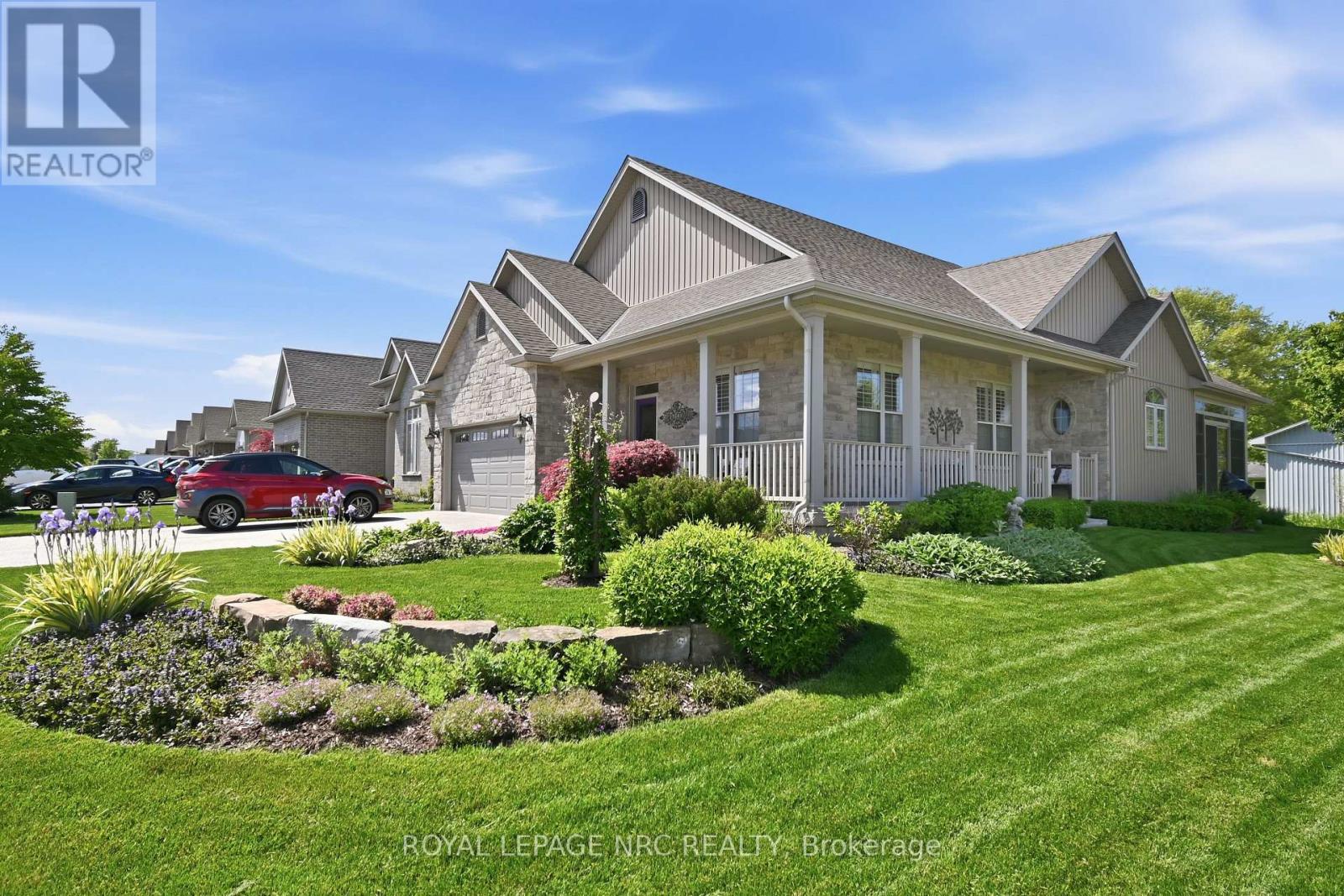 3930 Village Creek Drive, Fort Erie, Ontario  L0S 1S0 - Photo 3 - X12934410