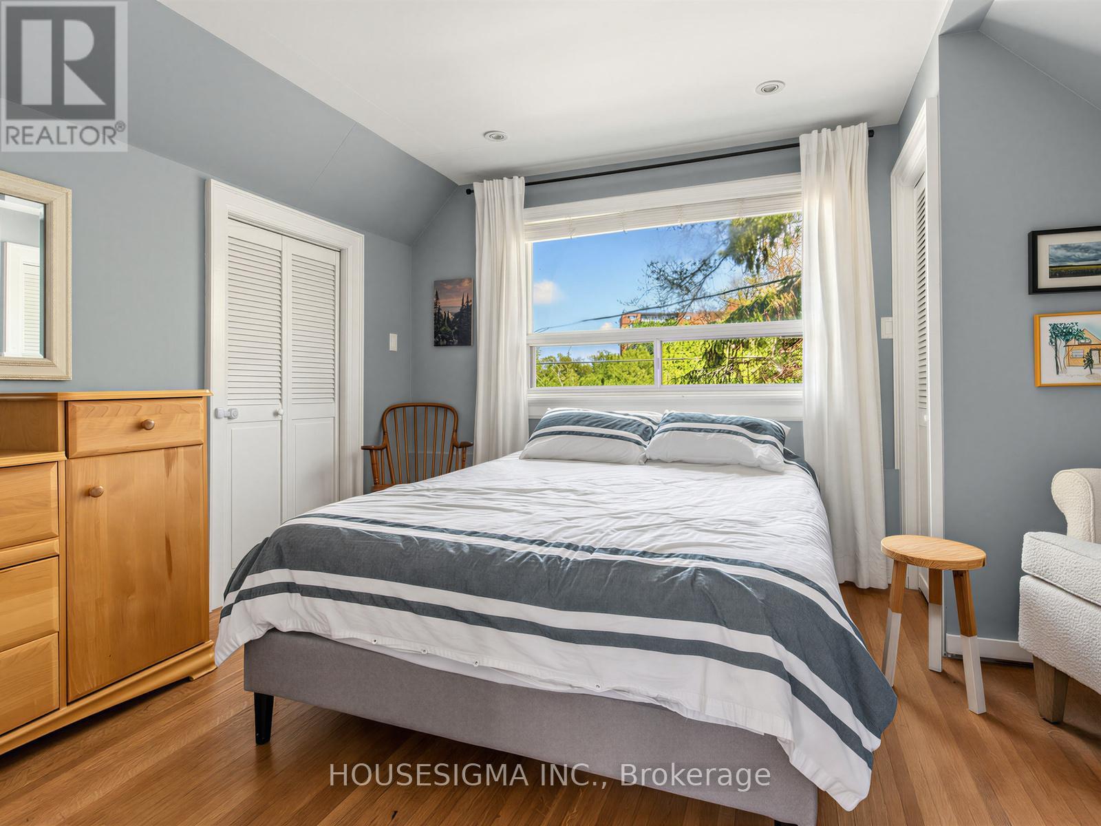 7 Humber Hill Avenue, Toronto, Ontario  M6S 4R9 - Photo 11 - W13213650