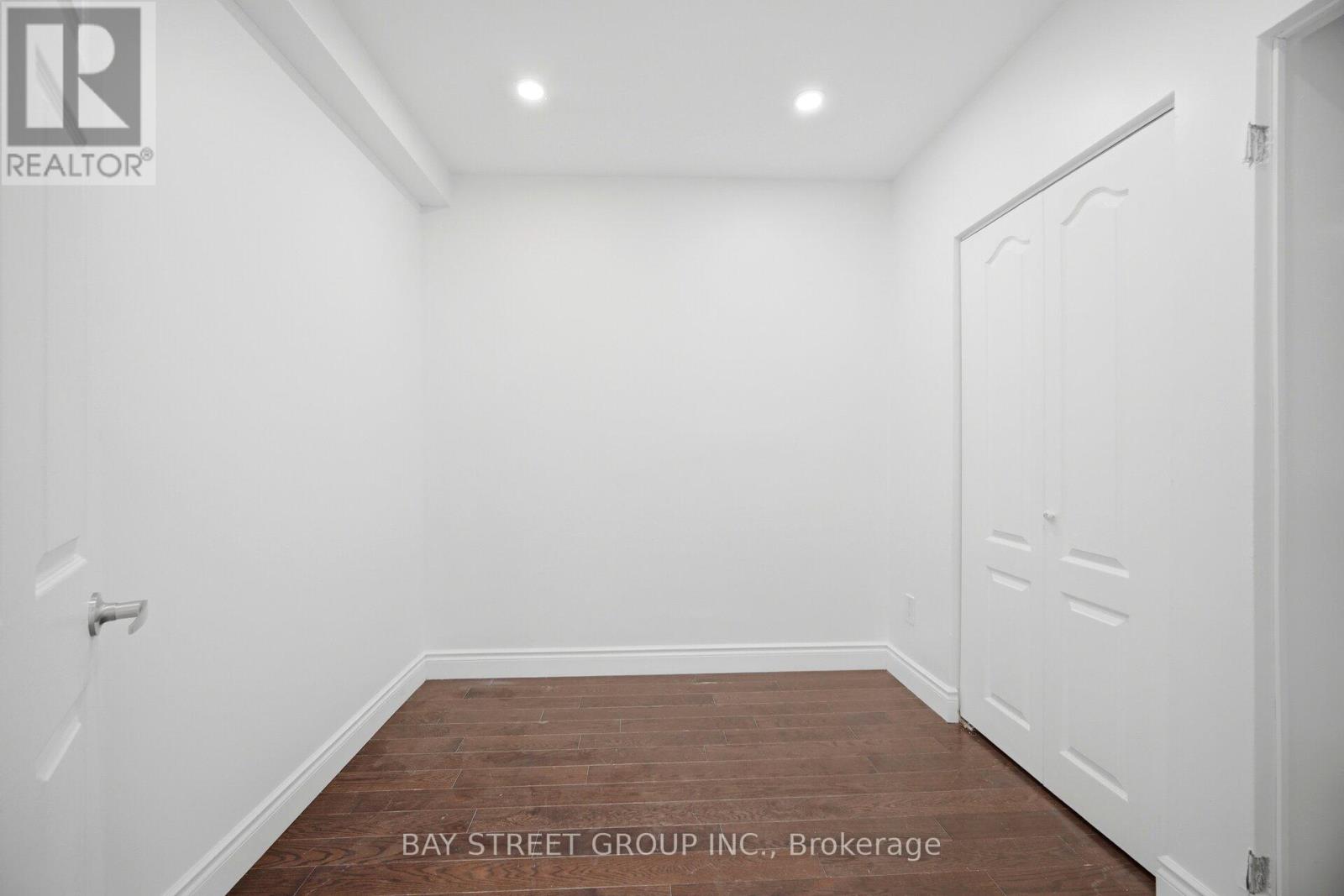 44 Duncanwoods Drive, Toronto, Ontario  M9L 2C4 - Photo 15 - W13212048