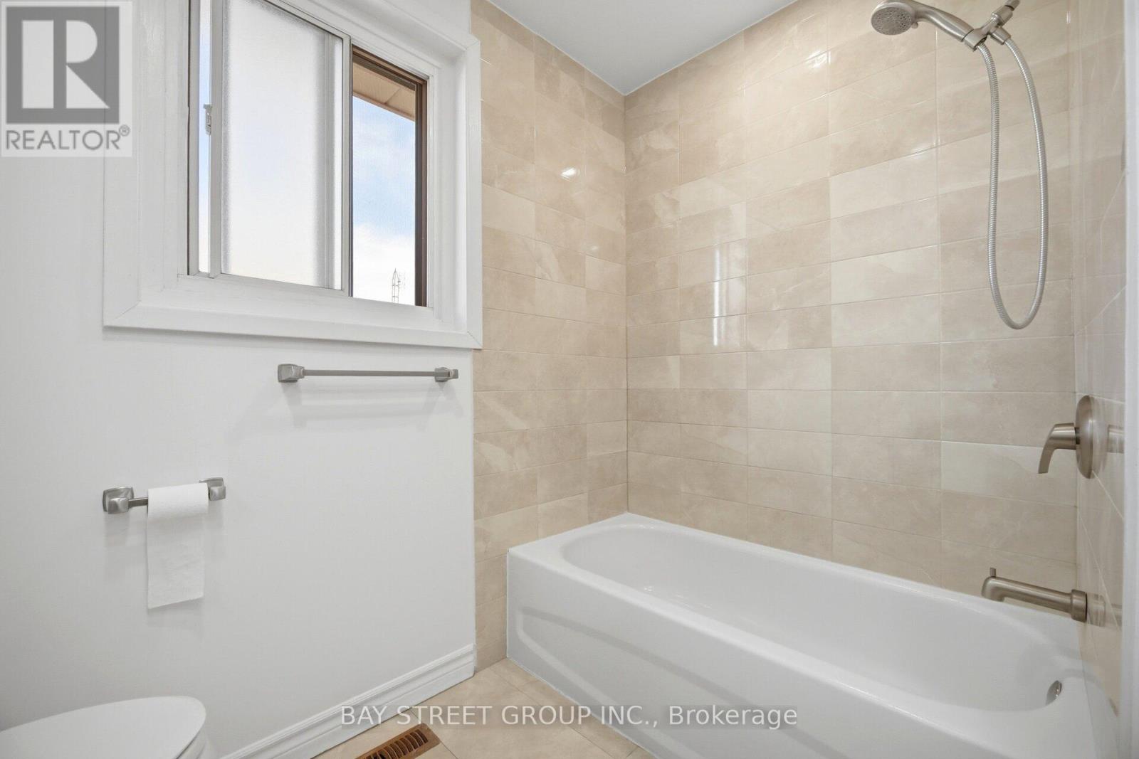 44 Duncanwoods Drive, Toronto, Ontario  M9L 2C4 - Photo 23 - W13212048