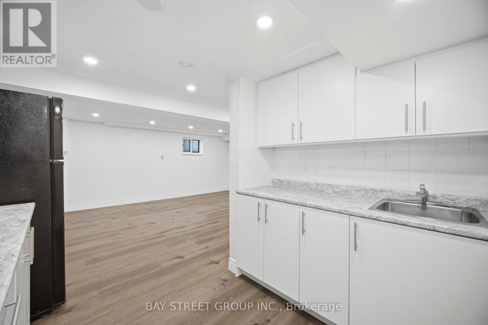 44 Duncanwoods Drive, Toronto, Ontario  M9L 2C4 - Photo 17 - W13212048