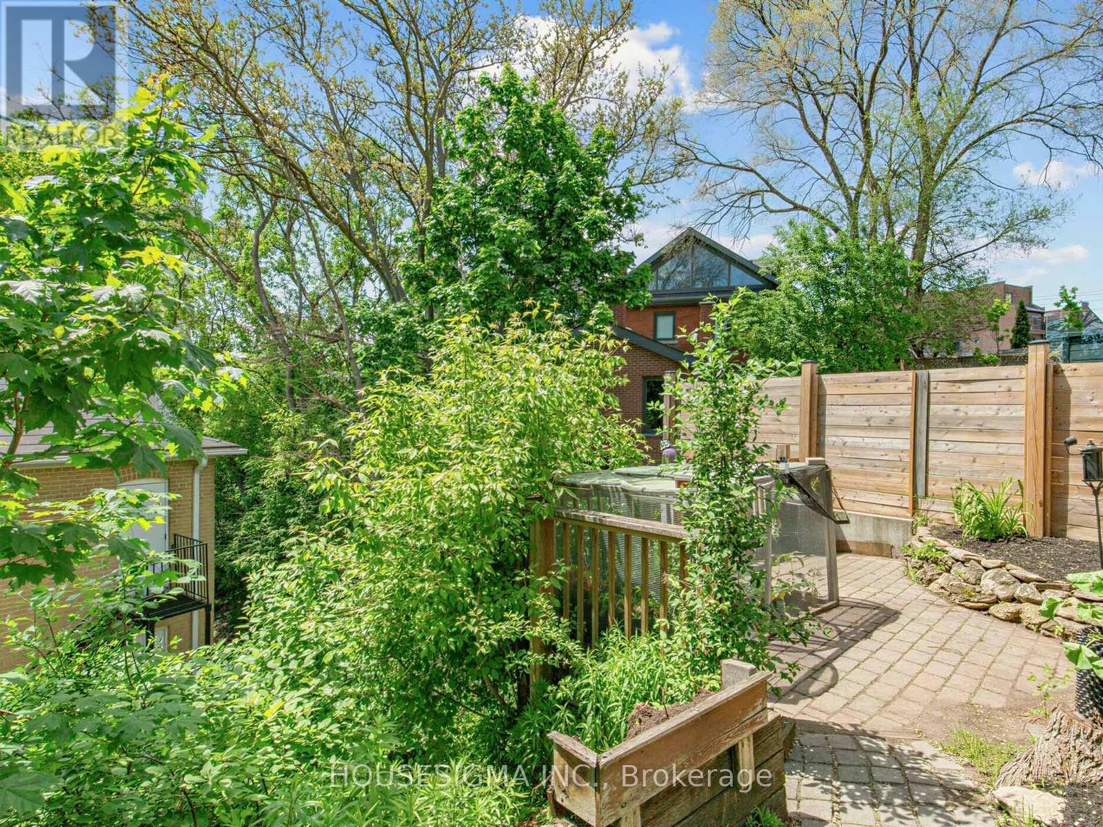 7 Humber Hill Avenue, Toronto, Ontario  M6S 4R9 - Photo 27 - W13213650
