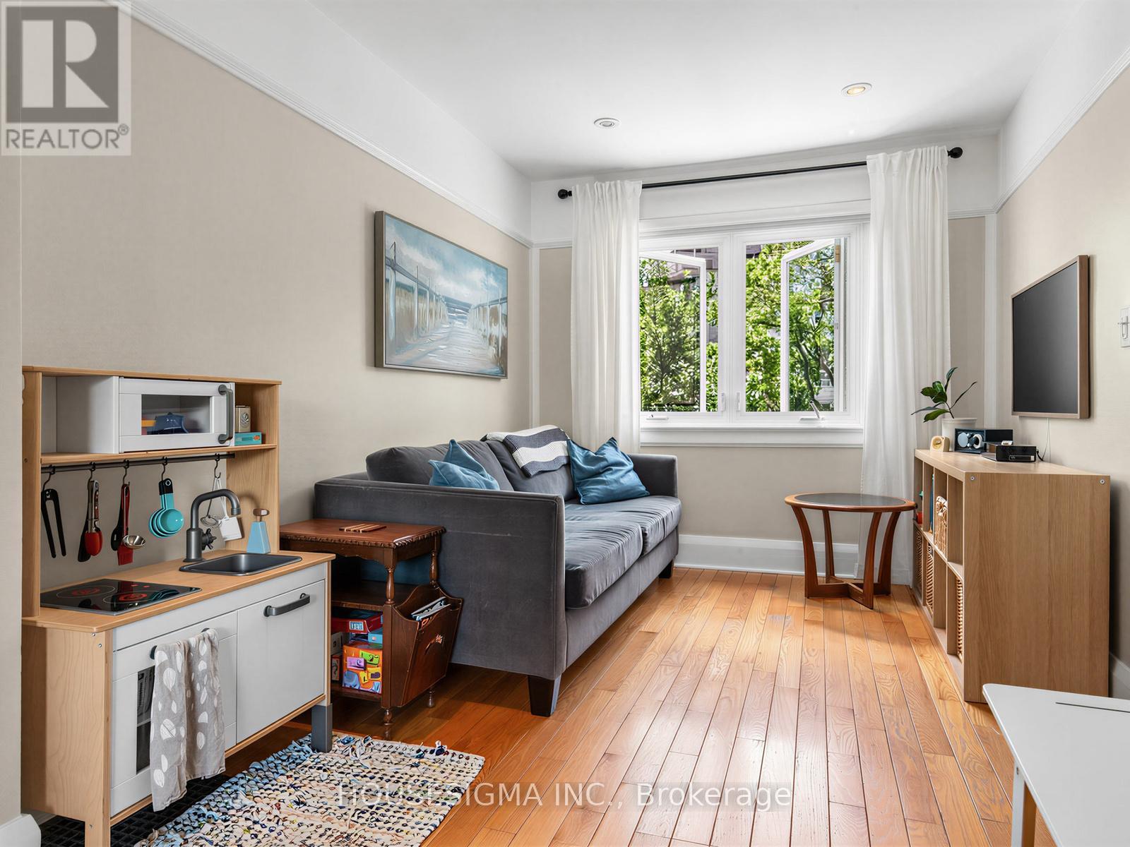 7 Humber Hill Avenue, Toronto, Ontario  M6S 4R9 - Photo 3 - W13213650