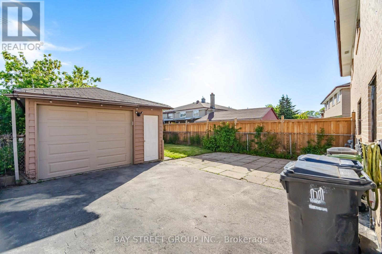 44 Duncanwoods Drive, Toronto, Ontario  M9L 2C4 - Photo 29 - W13212048