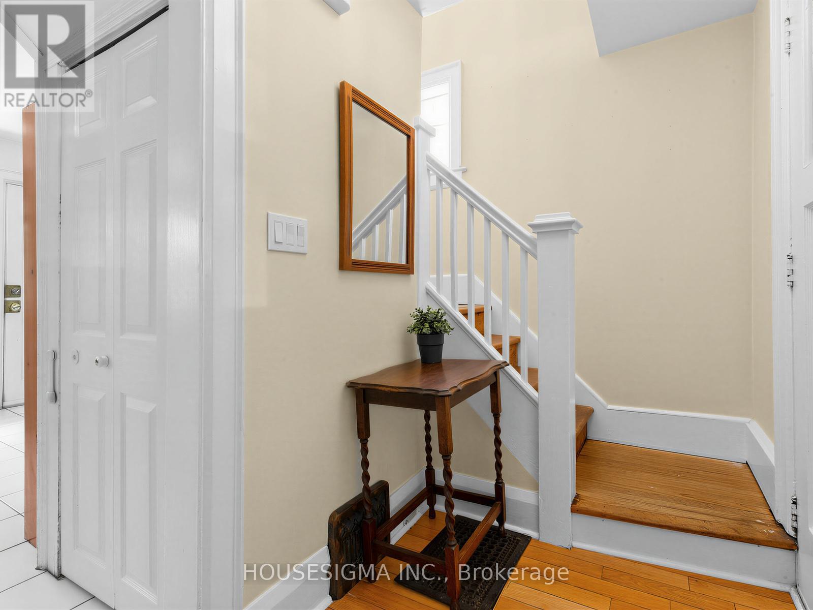7 Humber Hill Avenue, Toronto, Ontario  M6S 4R9 - Photo 10 - W13213650