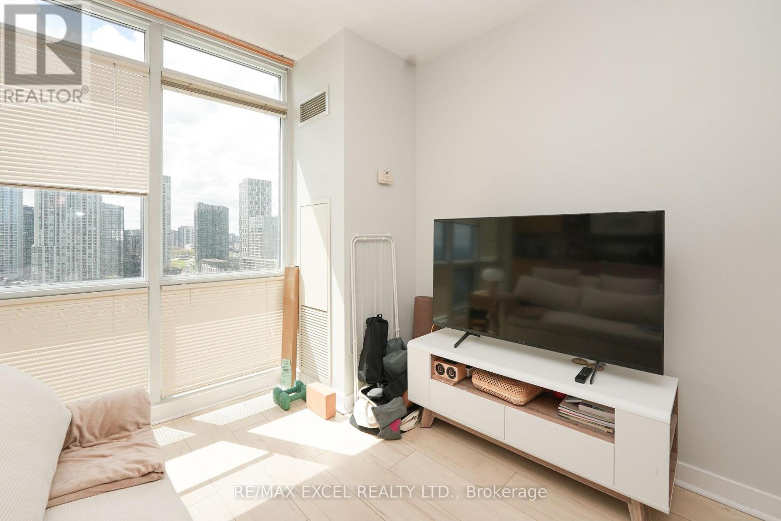 2316 - 11 Brunel Court, Toronto, Ontario  M5V 3Y3 - Photo 10 - C13159488