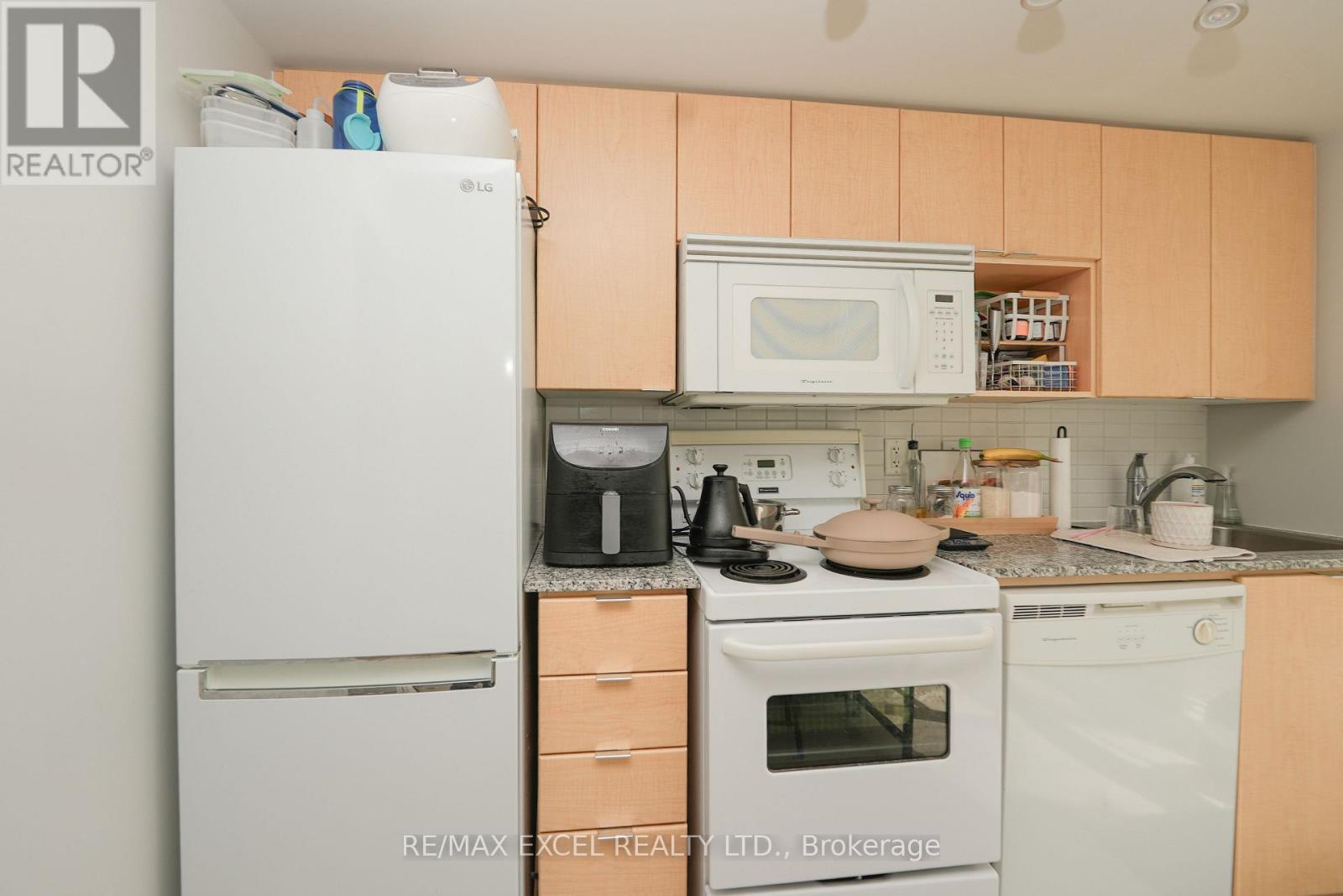 2316 - 11 Brunel Court, Toronto, Ontario  M5V 3Y3 - Photo 16 - C13159488