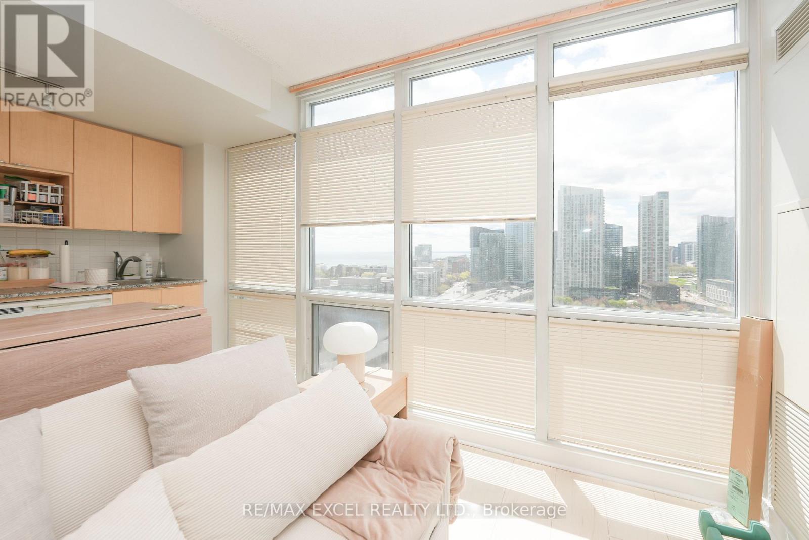 2316 - 11 Brunel Court, Toronto, Ontario  M5V 3Y3 - Photo 7 - C13159488