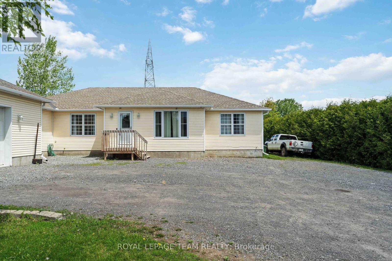 1628 Stanleyfield Crescent, Ottawa, Ontario K4P 1M7 - Photo 2 - X13214224