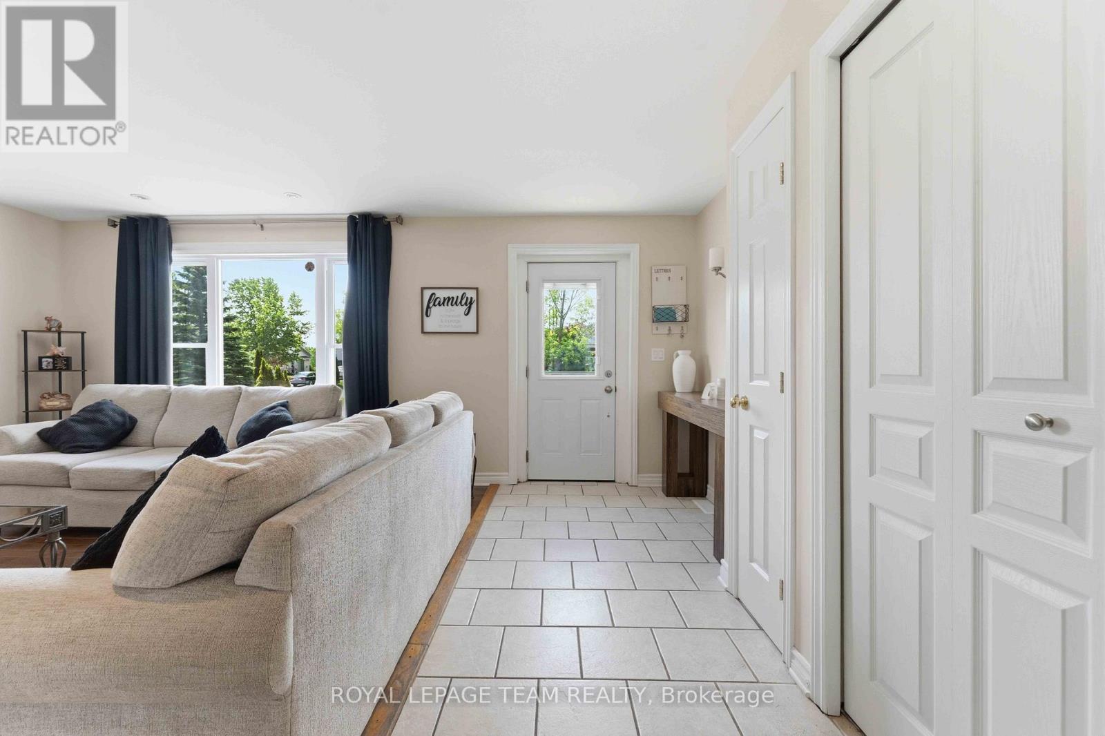 1628 Stanleyfield Crescent, Ottawa, Ontario K4P 1M7 - Photo 4 - X13214224
