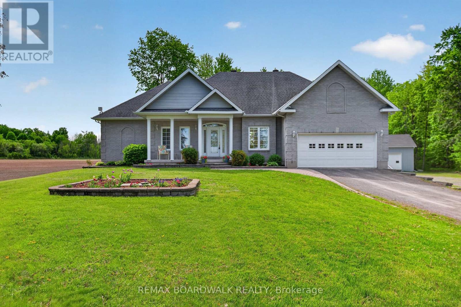 520 ROUTE 100 STREET, Russell, Ontario